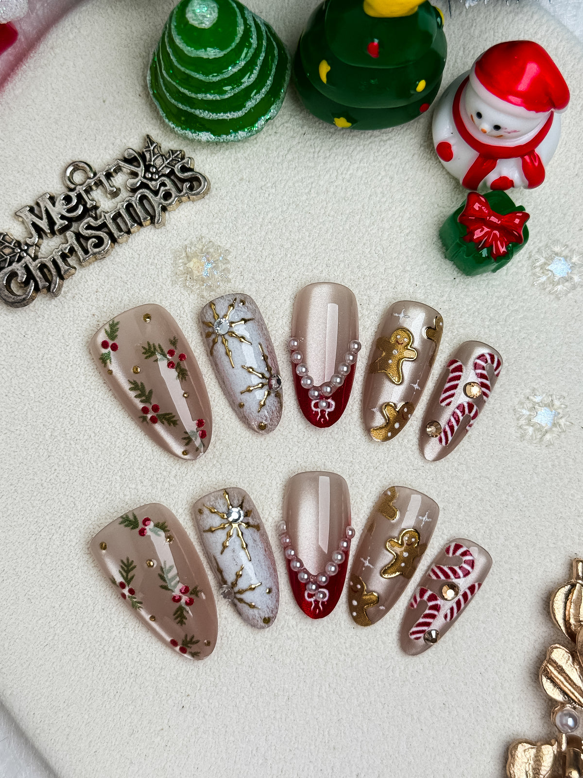Holly Branches, Gingerbread Men And Candy Canes Press-On Nails