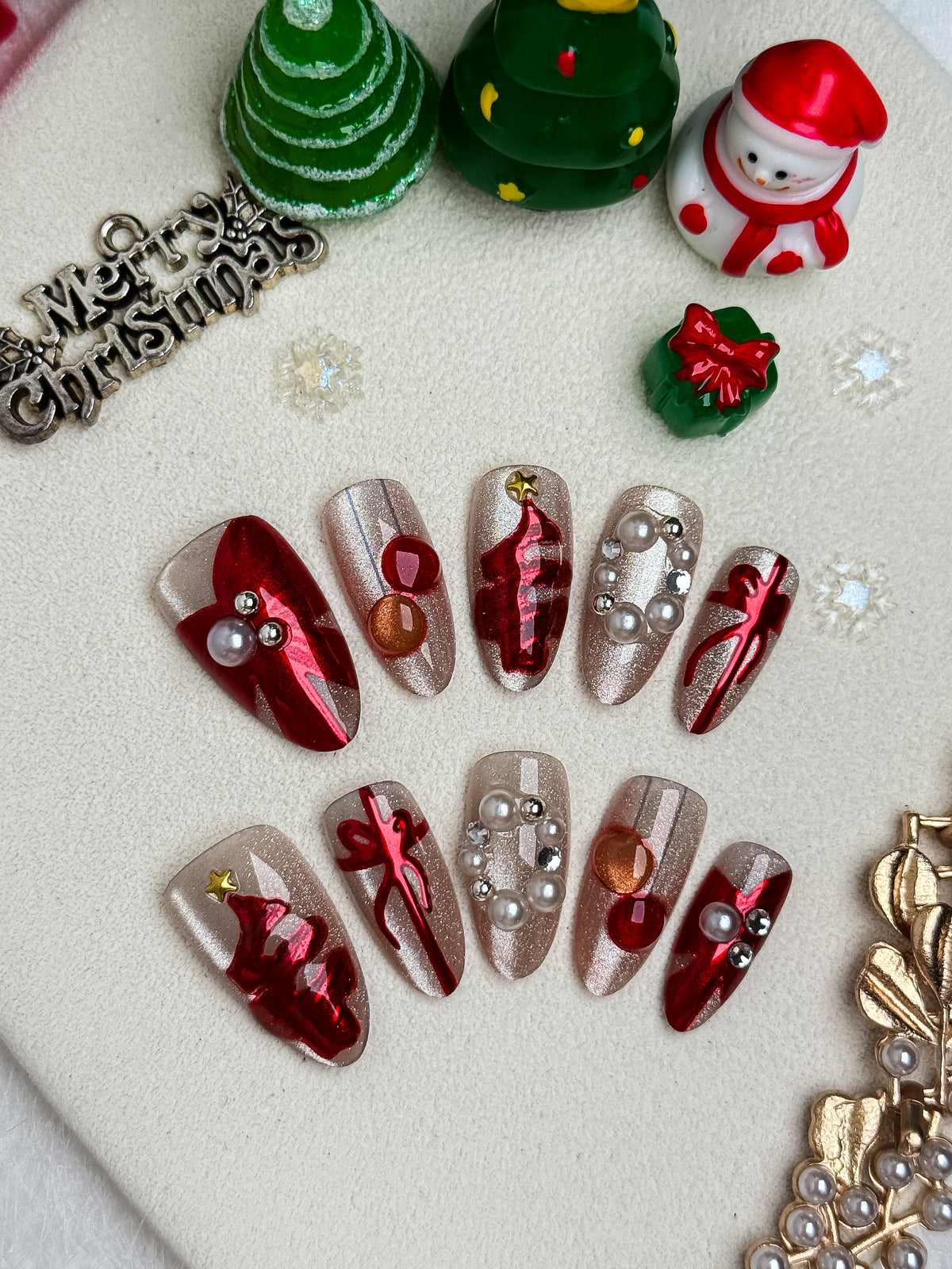 Christmas Trees,  Red Gift Boxes And Baubles Press-On Nails
